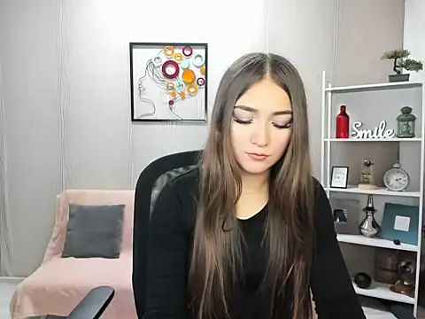 EllaClarke online show from 11/29/25, 12:19