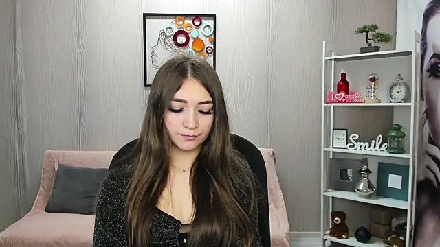 Snapshot of EllaClarke chatting on 02/15/26, 12:03 EllaClarke online show from 02/15/26, 12:03