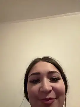 Snapshot of EllaClarke chatting on 02/25/26, 03:32 EllaClarke online show from 02/25/26, 03:32