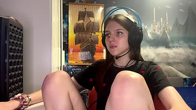 Elira Breeze online show from 11/21/25, 01:21