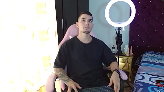 BooyHott  online show from 11/04/25, 06:40