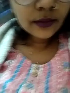 Snapshot of suzika_ chatting on 12/16/25, 04:50 suzika online show from 12/16/25, 04:50