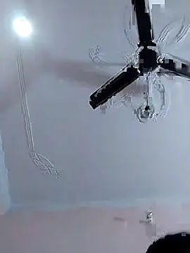 Snapshot of suzika_ chatting on 12/18/25, 06:08 suzika online show from 12/18/25, 06:08