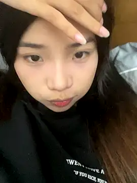 Snapshot of -Tania- chatting on 10/04/25, 06:55 -Tania- online show from 10/04/25, 06:55