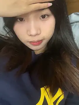 Snapshot of -Tania- chatting on 10/18/25, 06:26 -Tania- online show from 10/18/25, 06:26