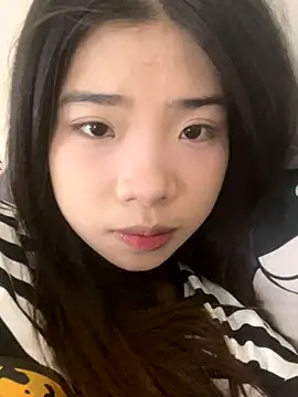 Snapshot of -Tania- chatting on 12/15/25, 01:10 -Tania- online show from 12/15/25, 01:10