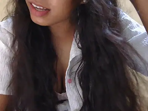 Snapshot of dreamgirl786 chatting on 09/21/25, 05:53 dreamgirl786 online show from 09/21/25, 05:53