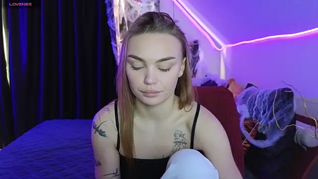 KitsyMoore online show from 11/01/25, 01:13