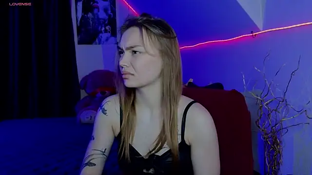 KitsyMoore online show from 11/10/25, 01:10