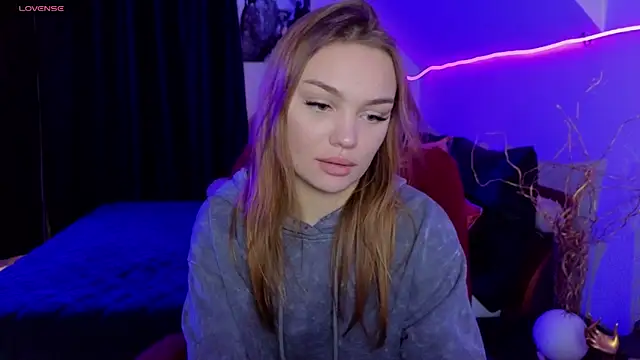 KitsyMoore online show from 12/01/25, 01:05