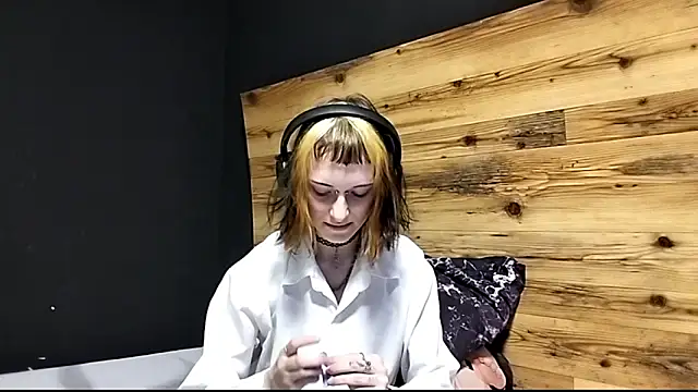 Snapshot of JenaeRadloff chatting on 09/26/25, 03:05 JenaeRadloff online show from 09/26/25, 03:05