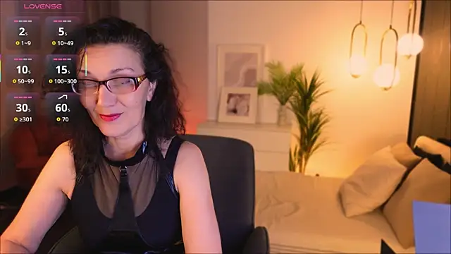 Irene Marlow online show from 11/16/25, 01:39