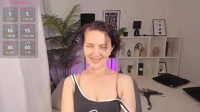 Snapshot of Irene_Marlow chatting on 06/05/26, 07:47 Irene Marlow online show from 06/05/26, 07:47