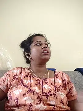 sweetqueen143 online show from 10/14/25, 04:35