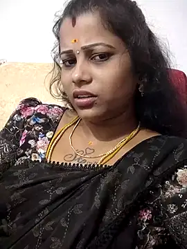 Snapshot of sweetqueen143 chatting on 04/20/26, 05:59 sweetqueen143 online show from 04/20/26, 05:59