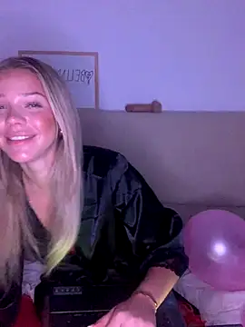 Snapshot of Bellablows chatting on 10/23/25, 10:08 Bellablows online show from 10/23/25, 10:08