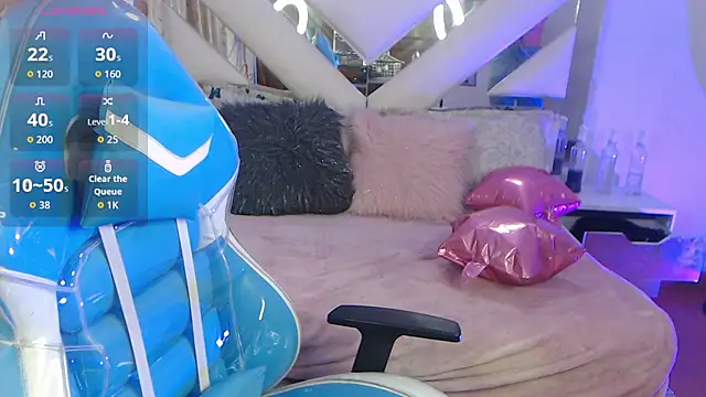 Gyal 8  online show from 11/14/25, 03:05