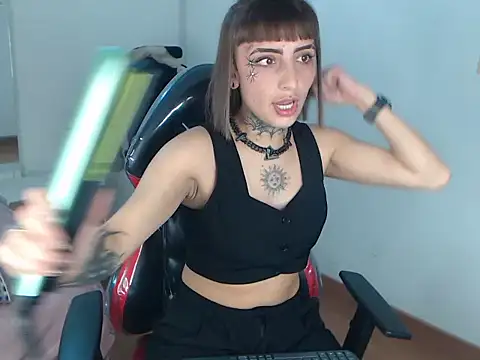 Gyal 8  online show from 11/20/25, 03:18