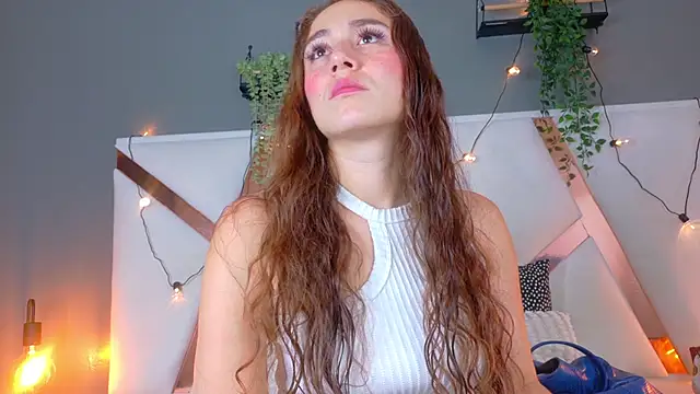 Snapshot of MyApril__ chatting on 11/04/25, 11:42 MyApril online show from 11/04/25, 11:42