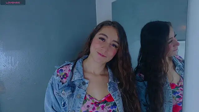 Snapshot of MyApril__ chatting on 11/06/25, 11:22 MyApril online show from 11/06/25, 11:22