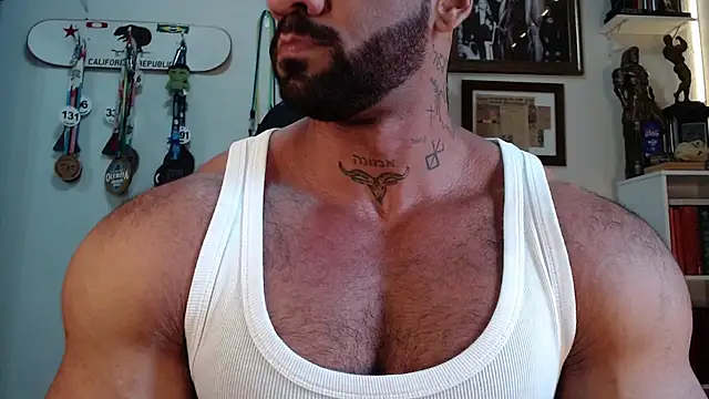 Snapshot of henryhadesflirt chatting on 01/18/26, 02:10 henryhadesflirt online show from 01/18/26, 02:10