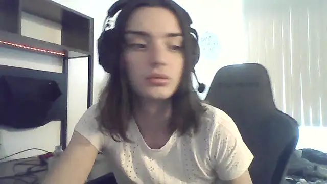 Snapshot of Luna_Samosienko chatting on 10/01/25, 12:44 Luna Samosienko online show from 10/01/25, 12:44