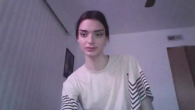 Snapshot of Luna_Samosienko chatting on 10/04/25, 10:35 Luna Samosienko online show from 10/04/25, 10:35