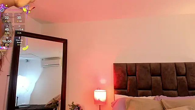 Snapshot of Aliccecullen chatting on 11/27/25, 12:07 Aliccecullen online show from 11/27/25, 12:07