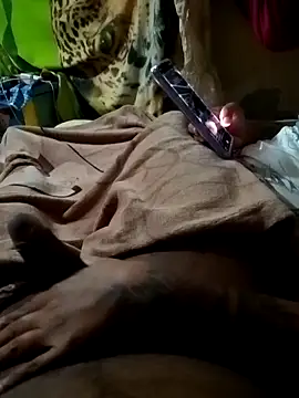 Snapshot of calntt28 chatting on 09/24/25, 03:43 calntt28 online show from 09/24/25, 03:43