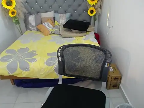 hotlesby valery online show from 11/06/25, 11:55