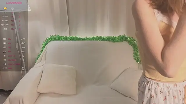 Snapshot of blooming_rosee chatting on 01/08/26, 04:53 blooming rosee online show from 01/08/26, 04:53