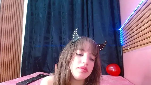 Snapshot of Melii_idalgo chatting on 10/08/25, 10:51 Melii idalgo online show from 10/08/25, 10:51