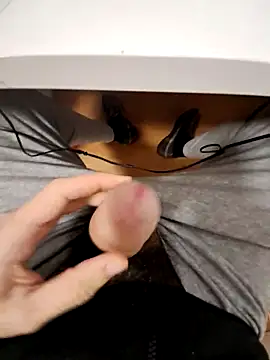 Snapshot of mecumming2 chatting on 10/31/25, 11:00 mecumming2 online show from 10/31/25, 11:00