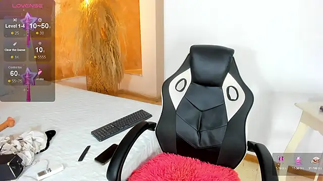 Snapshot of ZOE_ROSE4 chatting on 10/07/25, 07:33 ZOE ROSE4 online show from 10/07/25, 07:33