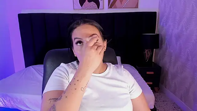 camiladuke7 online show from 12/20/25, 07:43