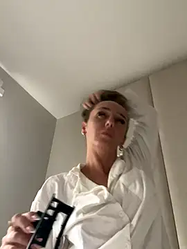 Scotishminx25 online show from 10/21/25, 10:49