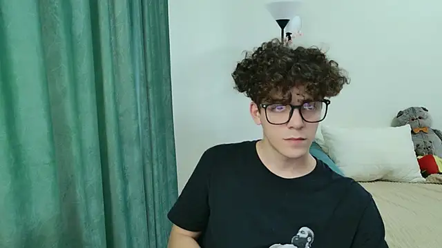 Snapshot of dreamgonetan chatting on 09/23/25, 02:31 dreamgonetan online show from 09/23/25, 02:31