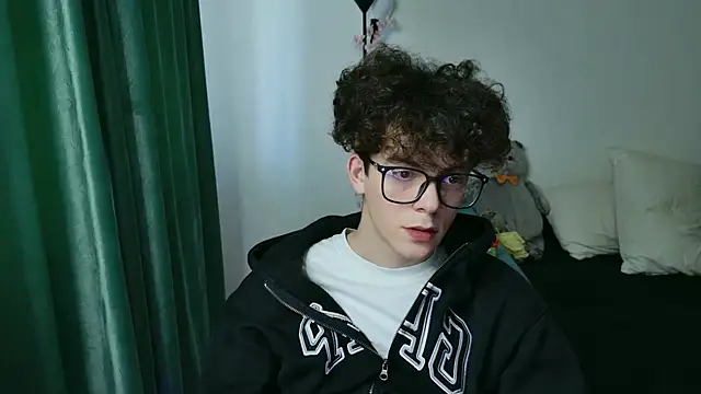 Snapshot of dreamgonetan chatting on 09/27/25, 08:08 dreamgonetan online show from 09/27/25, 08:08