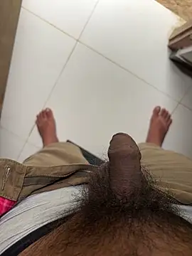 Snapshot of Gihan_sil1088 chatting on 10/21/25, 04:13 Gihan sil1088 online show from 10/21/25, 04:13