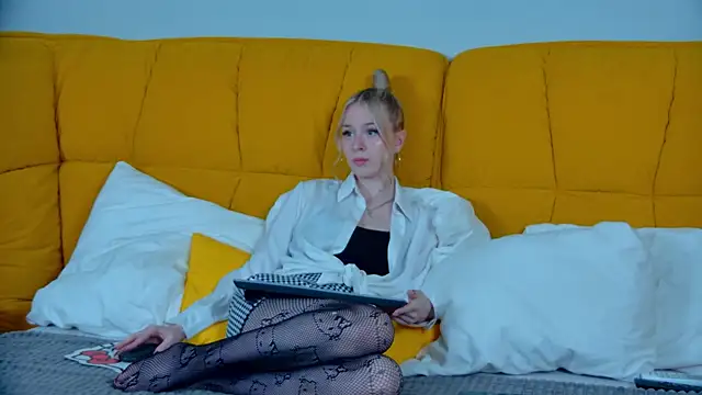 MiaGraces online show from 10/21/25, 08:20