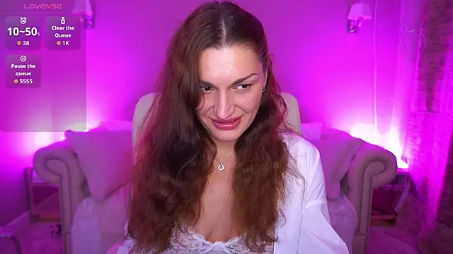 EllaGoldenn online show from 10/07/25, 09:12