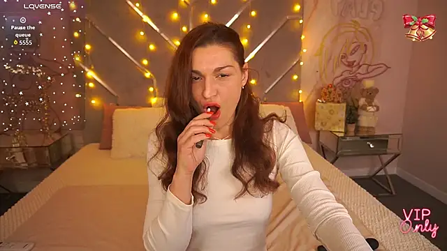 Snapshot of EllaGoldenn chatting on 01/13/26, 09:42 EllaGoldenn online show from 01/13/26, 09:42