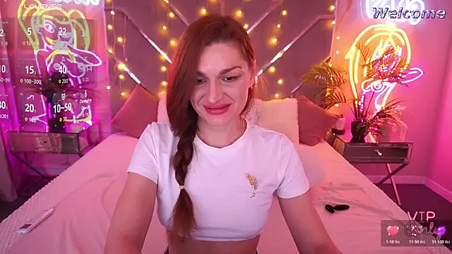 Snapshot of EllaGoldenn chatting on 03/02/26, 05:08 EllaGoldenn online show from 03/02/26, 05:08