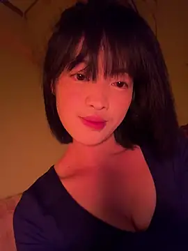 Snapshot of Tramy_xx chatting on 02/11/26, 01:49 Tramy xx online show from 02/11/26, 01:49