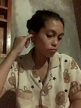 Snapshot of Halyy_xx chatting on 10/02/25, 02:24 Halyy xx online show from 10/02/25, 02:24