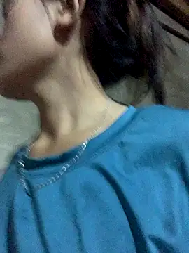 Snapshot of Halyy_xx chatting on 10/03/25, 11:51 Halyy xx online show from 10/03/25, 11:51