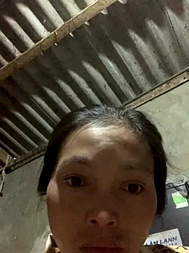 Snapshot of Halyy_xx chatting on 10/18/25, 11:05 Halyy xx online show from 10/18/25, 11:05