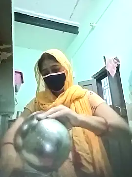 Cute-Charvii online show from 04/30/26, 12:06