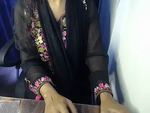 Snapshot of priya_gupta7 chatting on 10/22/25, 09:42 priya gupta7 online show from 10/22/25, 09:42