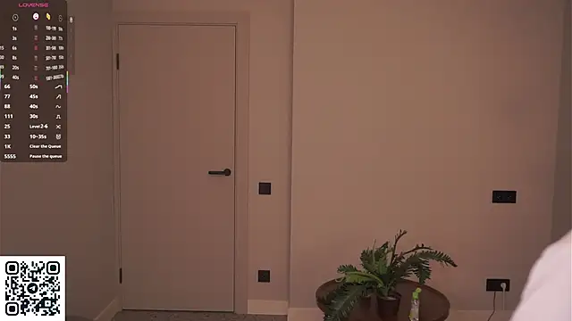 AdrianaCoenen online show from 10/20/25, 06:08